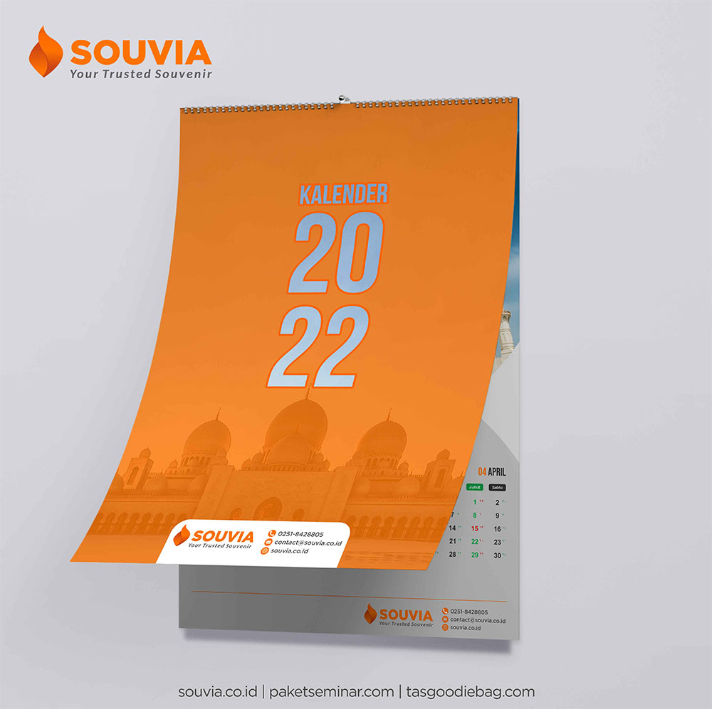 Kalender dinding dwiwulan dengan cover terdiri dari 7 lembar