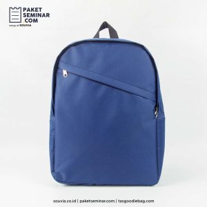 rekomendasi souvenir untuk travelling berupa backpack