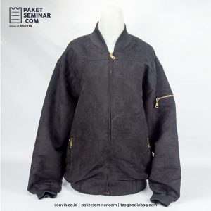 souvenirkantor2.jpg souvenir untuk kantor wajib dimiliki berupa jaket
