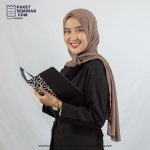 buku agenda batik dipakai model