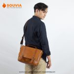 tas selempang kulit asli dapat diberikan sebagai souvenir eksklusif perusahaan