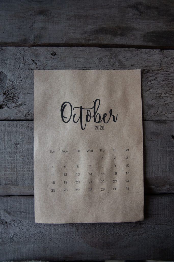 kalender tembok