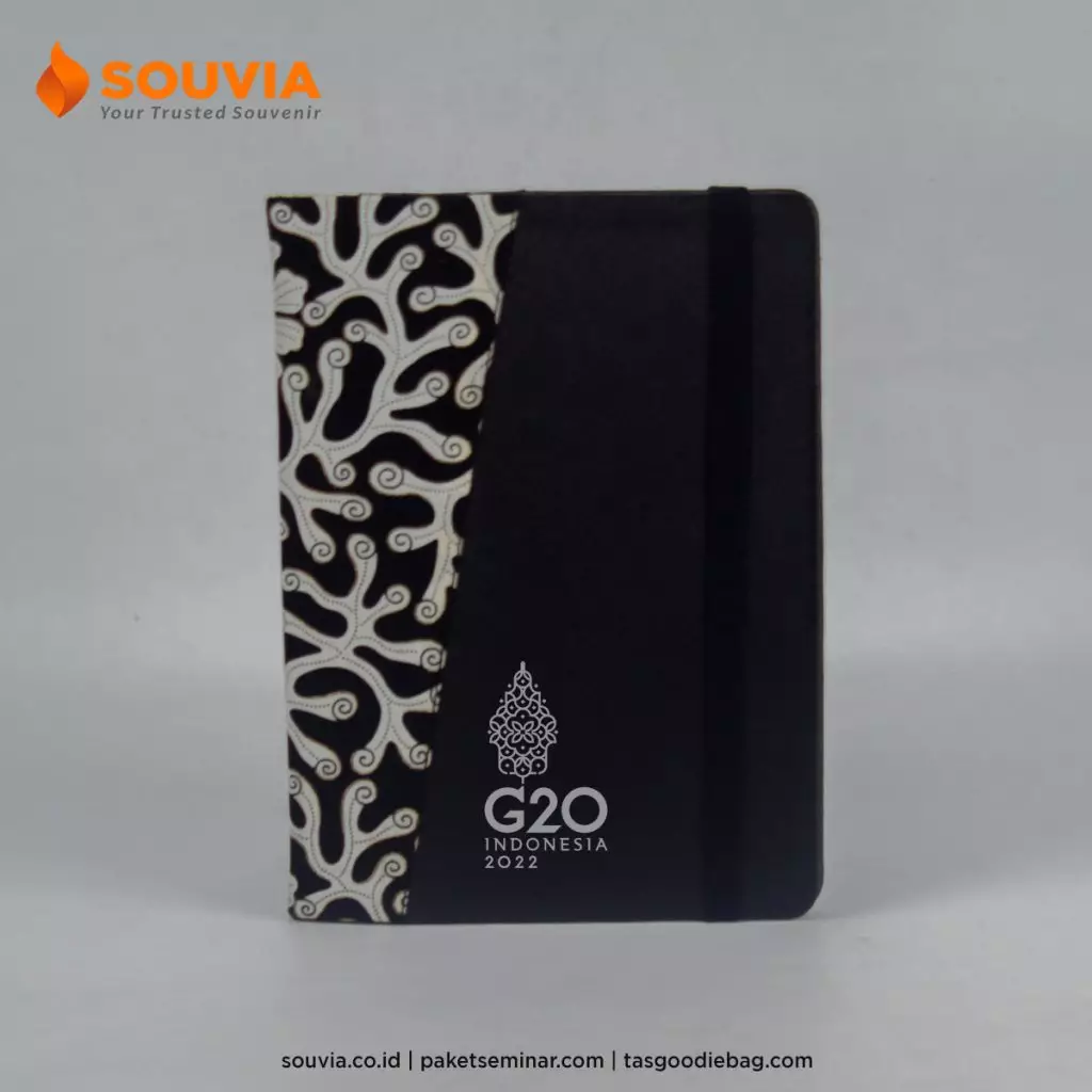 Souvenir agenda untuk merchandise G20 2022