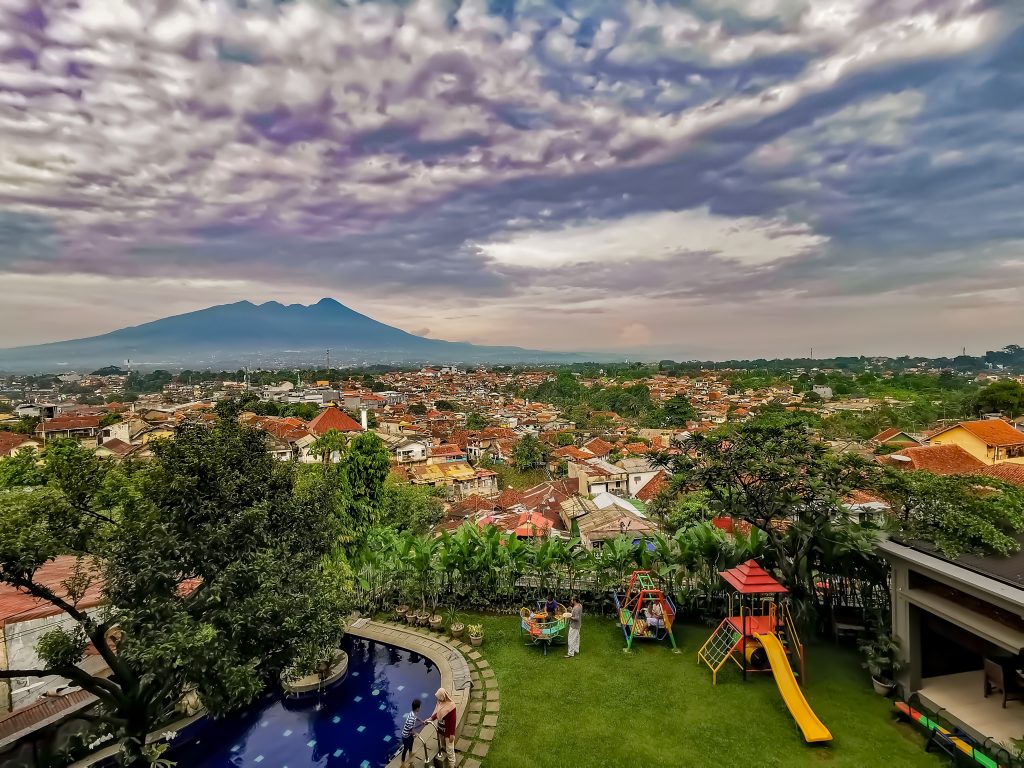 pemandangan gunung salak sebagai ikon bogor di hari jadi bogor