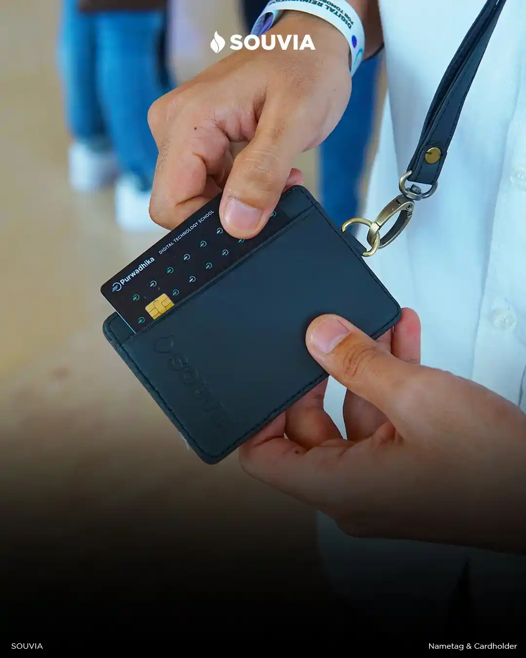 paket luxury dapat diberikan sebagai bingkisan untuk narasumber karena merupakansouvenir perusahaan eksklusif